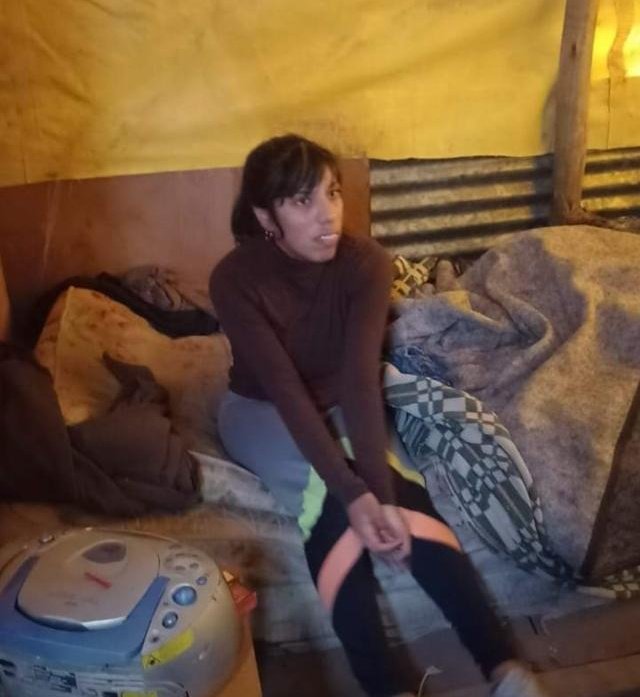 Encontraron a la mujer que buscaban en San Luis. Lourdes Luján estaba desaparecida desde el 26 de junio. La encontraron en el barrio La República junto con un hombre. La policía investiga y la trasladaron para controles médicos. 
(Foto Lilian Olguin )