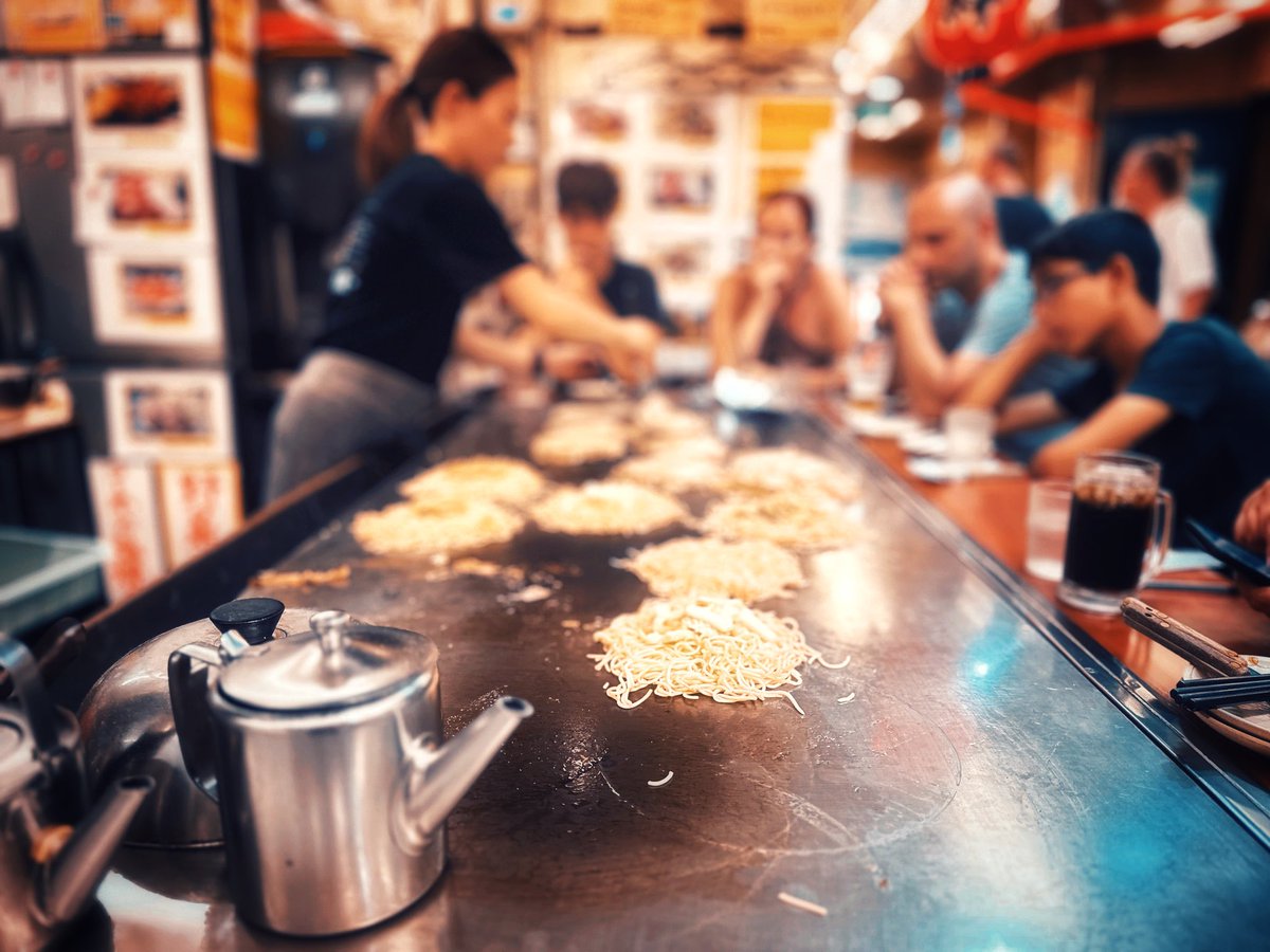1lapofthetrack's tweet photo. A return trip tonight to the Okonomimura complex of Mom&Pop Okonomiyaki restaurants for Hiroshima’s signature dish 😋
#okonomiyaki #okonomimura #hiroshima #japan #japanesefood #hiroshima https://t.co/QWJ9qq7mu1