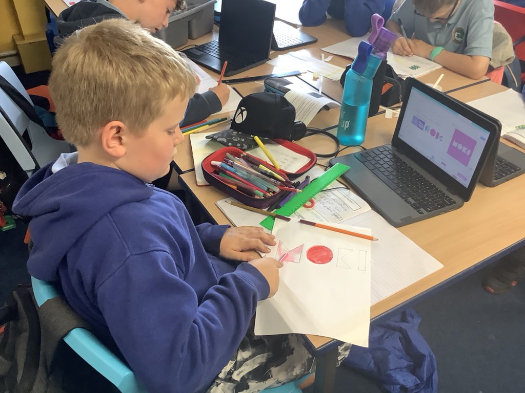 llanrhidianp's tweet photo. What are the benefits of using Moki bands in school? 
- Inspires a healthy lifestyle 
- Real life data analysis 
- Improved concentration 
#LlanPryCop #LlanSTEM #LlanDCF #LlanSci #LlanHealth https://t.co/exUj7eveiM