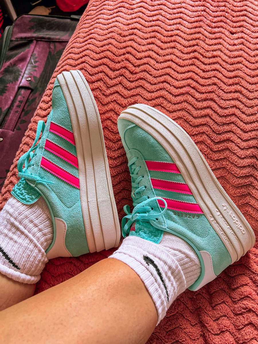 My own pair of stompers crying