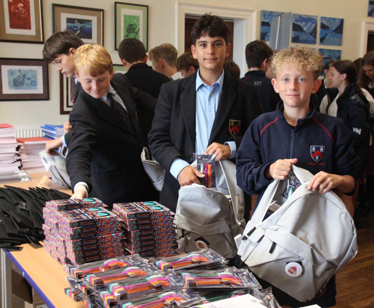 Mount_Kelly's tweet photo. Year 8 pupils have been busy packing 78 bags for @SchoolinaBag1, our nominated charity for this academic year. The bags will be given to #refugee children who have recently arrived in the UK and will help them settle in to their schooling here. #SchoolinaBag #charity https://t.co/8FAiOO4PVB