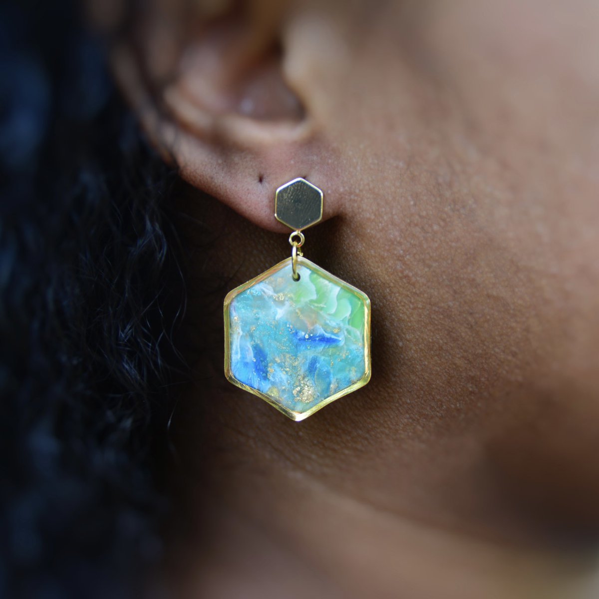 treat yourself to these beautiful earrings I made! 😄🩵 link below 🫶🏾