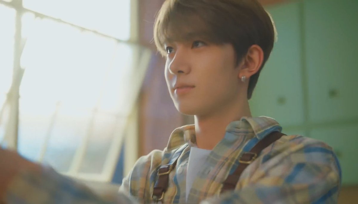 heesthetical's tweet photo. soft for him #HEESEUNG https://t.co/u8pVBWbJnd