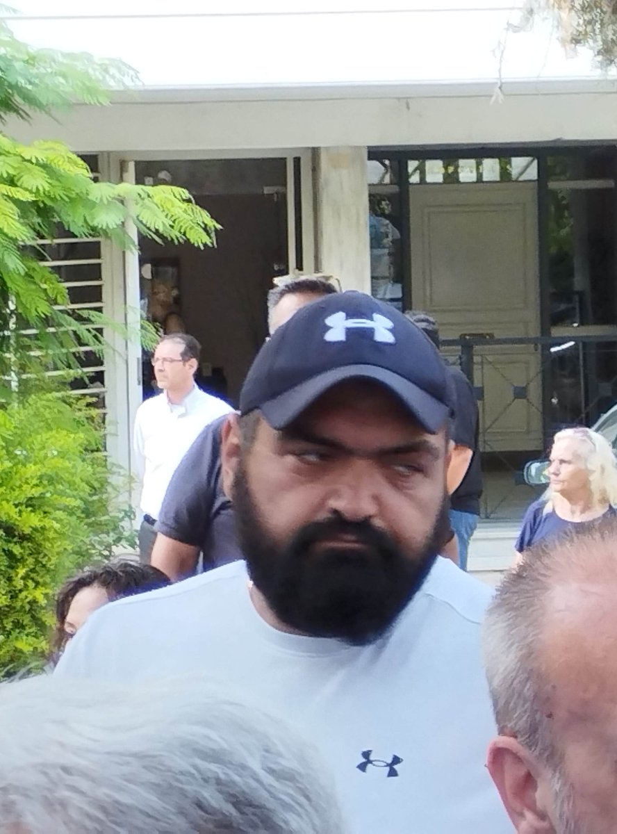 parkodrakopoulo's tweet photo. Διαβάστε την ανακοίνωση της ανοιχτής συνέλευσης για την χθεσινή  "απόβαση" του κομματικού στρατού της ΝΔ και του Κ. Μπακ0γι4ννη στο πάρκο #Δρακόπουλου στα Πατήσια. #antireport 
⬇️⬇️⬇️
https://t.co/ys5BaK2CfP https://t.co/P2g79NeJZj