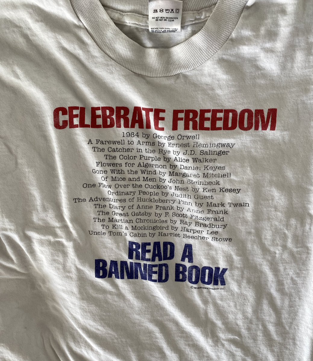 dianspgh's tweet photo. Celebrate freedom. Read a banned book. #IndependenceDay #readabook # https://t.co/Gr5XNevTmb