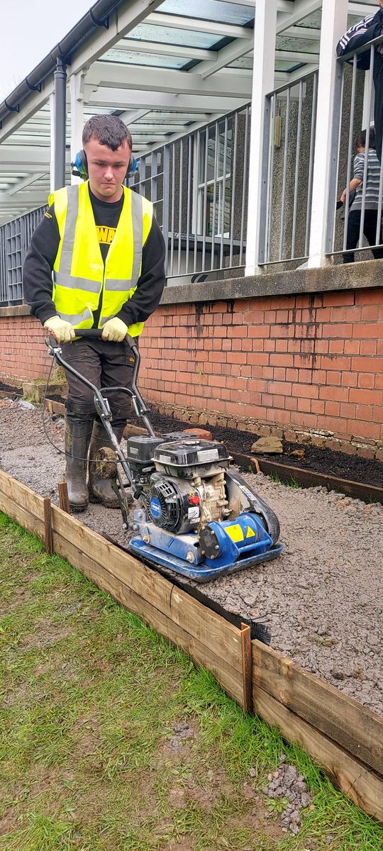 GcsGreenHwb's tweet photo. @gowercollegeswansea Interested in achieving a City and Guilds level 2 Diploma? improving on skills such as: 
 
- Laying hard surfaces for external landscaping
- Propagate plants by stem cuttings 
- Food Production

Follow this link to find out more
 https://t.co/muJh5tmp1V https://t.co/Wuz44UeEms