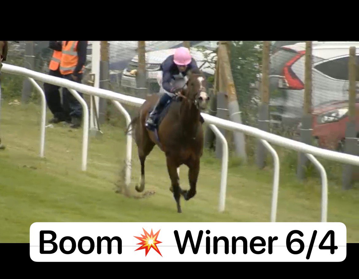 goldtopdeliver's tweet image. BOOM 💥 BOOM 💥 

15:57 Brighton
Gatwick Kitten 6/4 ✅
Backed down to 11/10 👍
Second leg of Multiples ✅✅
WINNER 🏆 WINNER 🏆🍀✅

Drew clear of rivals over 2 furlongs out, kept honest in the closing stages to win.  Front pair were well clear 🍀 #freeracingtips #horseracingtips