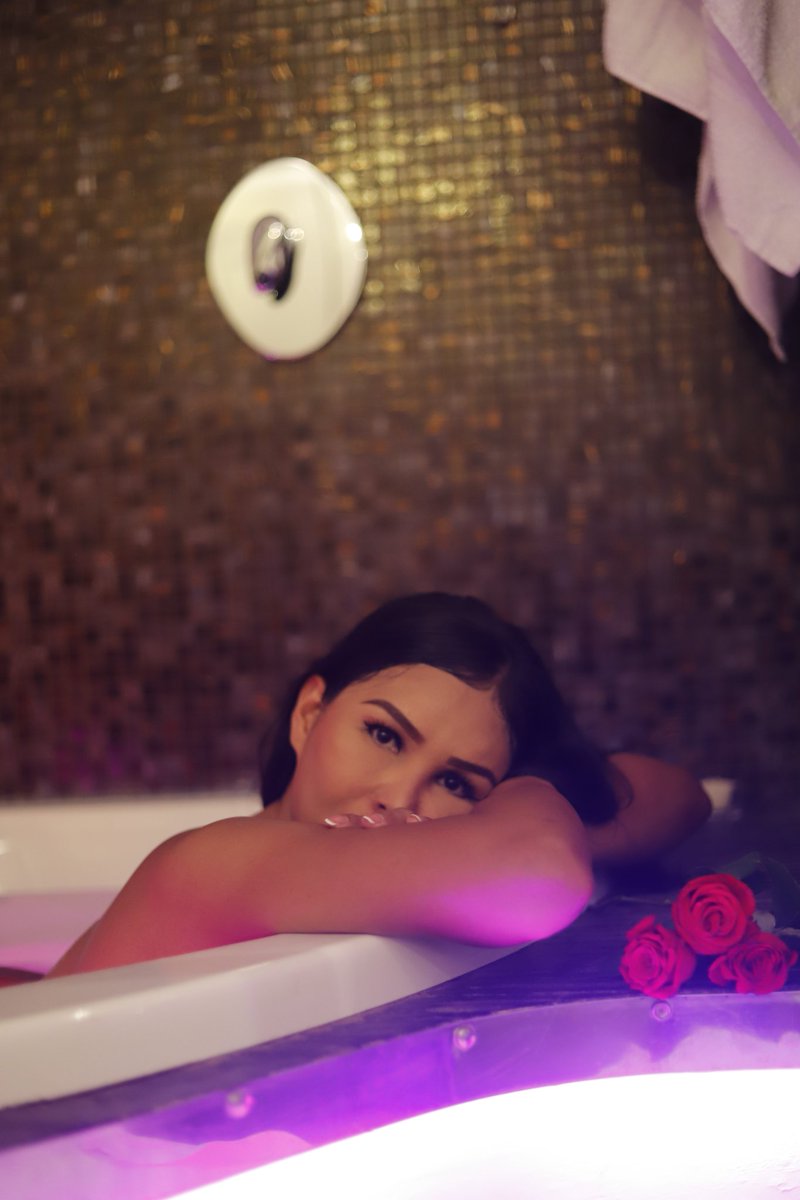 BellaJanaItalia's tweet photo. Checkout my most recent video in https://t.co/l4iu2yCFgn
#cuminmouth #cim #youngtoyboy #blowjob #onlyfansbabe #onlyfans_girl #onlyfansFree #onlyfansitaly #onlyfanseurope #onlyfansAsia #hotasianbabe #hotasian #massage #femalecompanion https://t.co/hcFvkIOWp2