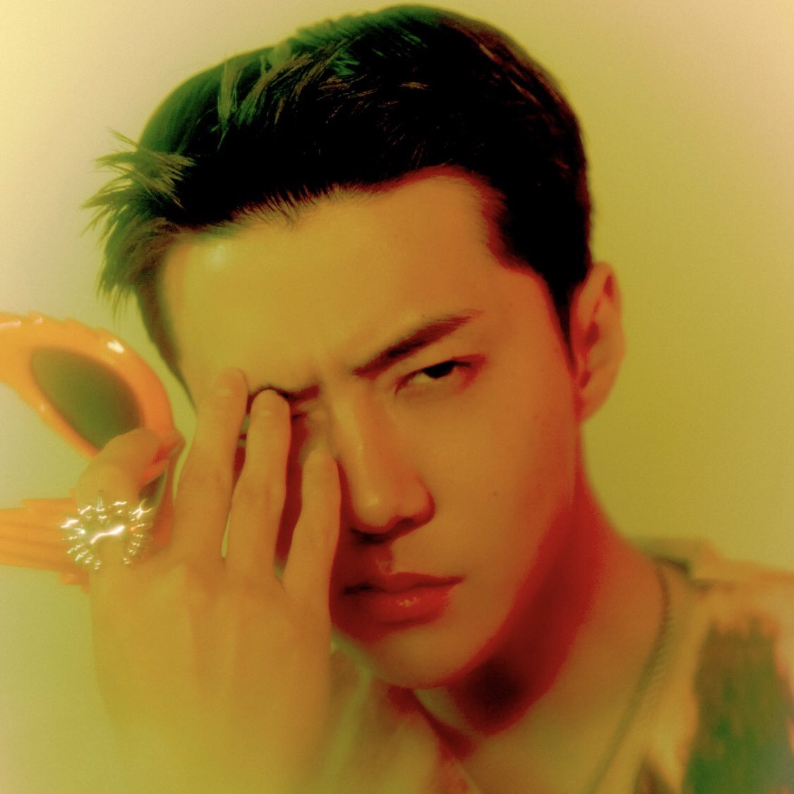 milkteus's tweet photo. the category is face and sehun always winning 💳💥 https://t.co/v8ArstR3D3