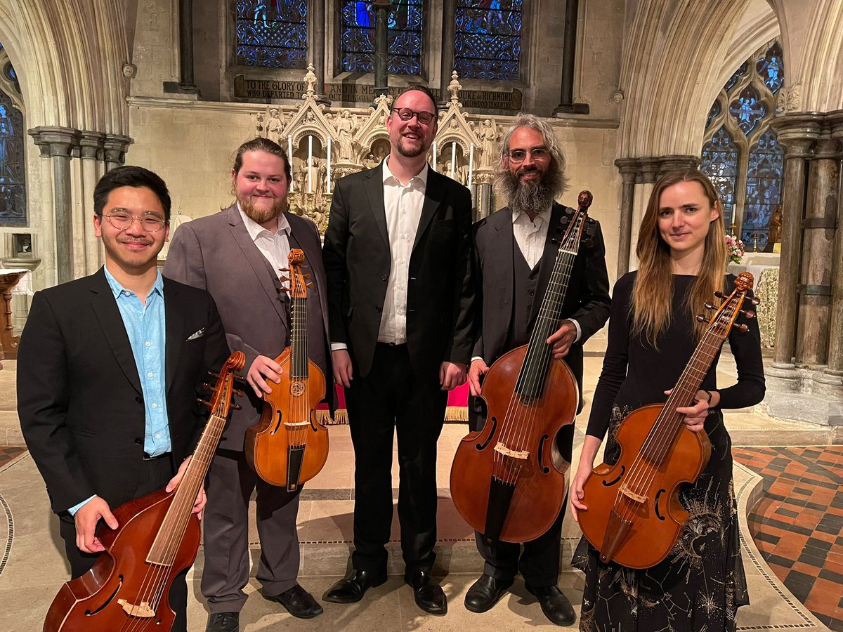 Today at the 5:30pm Mass at @WestminsterCath we mark 400 years since the death of #WilliamByrd. Here is a pic of me from my #ByrdSong recital with @Arculo1 on Friday to cheer you all up. #ByrdMerch @ByrdCentral