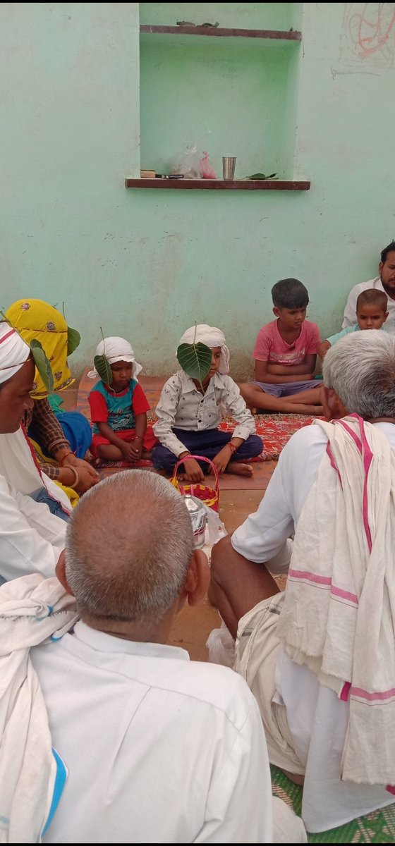 सभी इस ओरत की मदद करो, ये ये विकलांग है, और पति भी मर गया है, दो बच्चे हैं
<a href="/SonuSood/">sonu sood</a> 
<a href="/SoodFoundation/">Sood Charity Foundation</a>