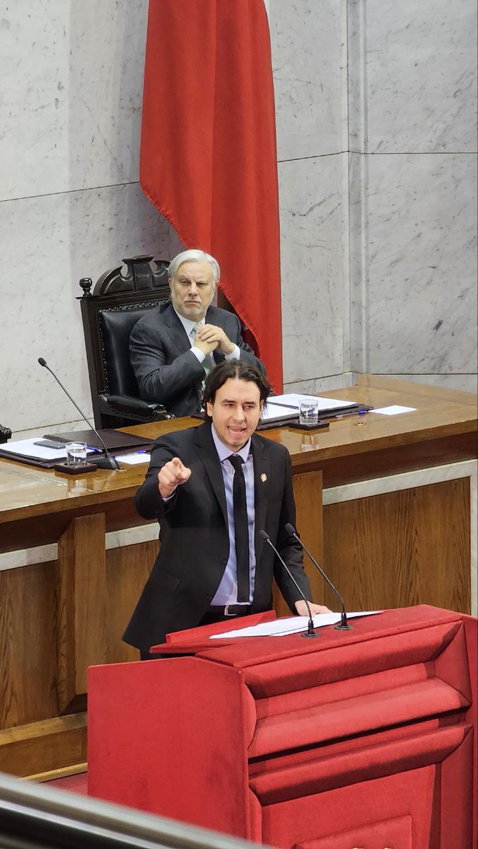 vladomirosevic's tweet photo. COMO NUNCA ANTES, en este periodo legislativo hemos aprobado en un récordhistórico la mayor cantidad de leyes anti delincuencia y hemos actualizado al Estadopara combatir el crimen y el narco. #CuentaPúblicaCongreso https://t.co/dcdIo6ljTA