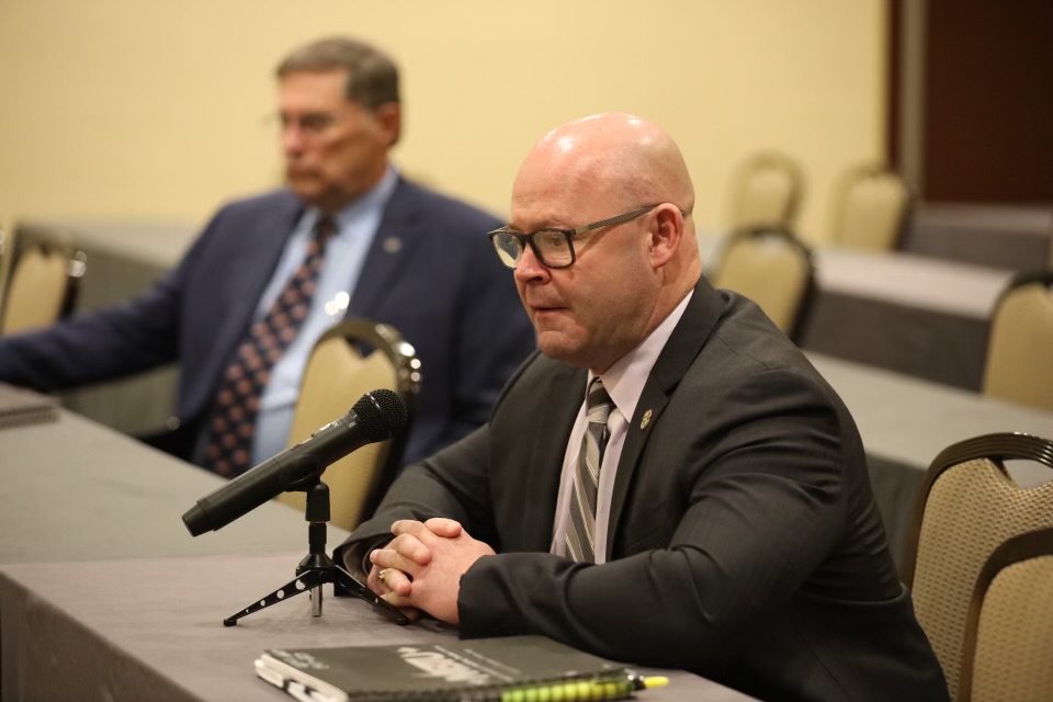 Teamsters's tweet image. TEAMSTERS NATIONAL COMMITTEE BACK TO THE GRIND

July 4 has arrived. And @UPS has less than 24 hours to reach tentative agreement for a new contract...
#1u