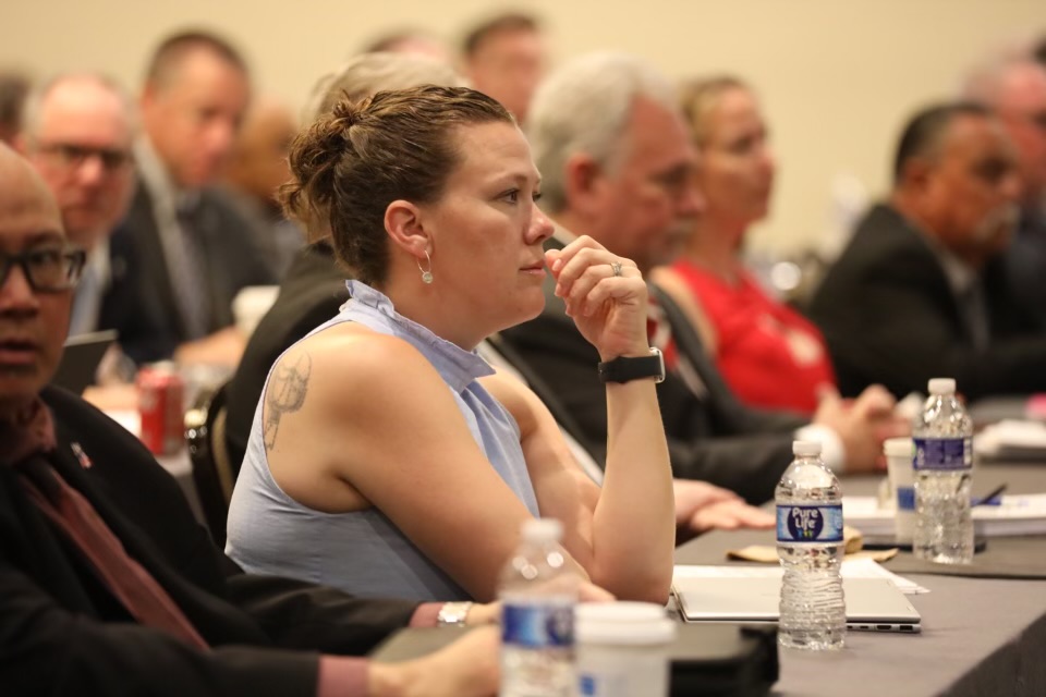 Teamsters's tweet image. TEAMSTERS NATIONAL COMMITTEE BACK TO THE GRIND

July 4 has arrived. And @UPS has less than 24 hours to reach tentative agreement for a new contract...
#1u