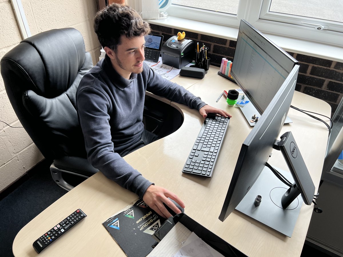 Simmatic's tweet image. Congratulations to Ali Nalbant who has recently been promoted to Internal Sales Engineer at #Simmatic
Ali&apos;s here to help with your purchase orders &amp;amp; quotation enquiries. 

#vacuumsolutions #challengeus #automation #pickandplace #engineering #industrialhandling #HNC #HOWcollege
