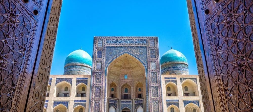 The ignorant man does not understand the learned for he has never been learned himself.✨️

— Imam Ali (ع) 🥀