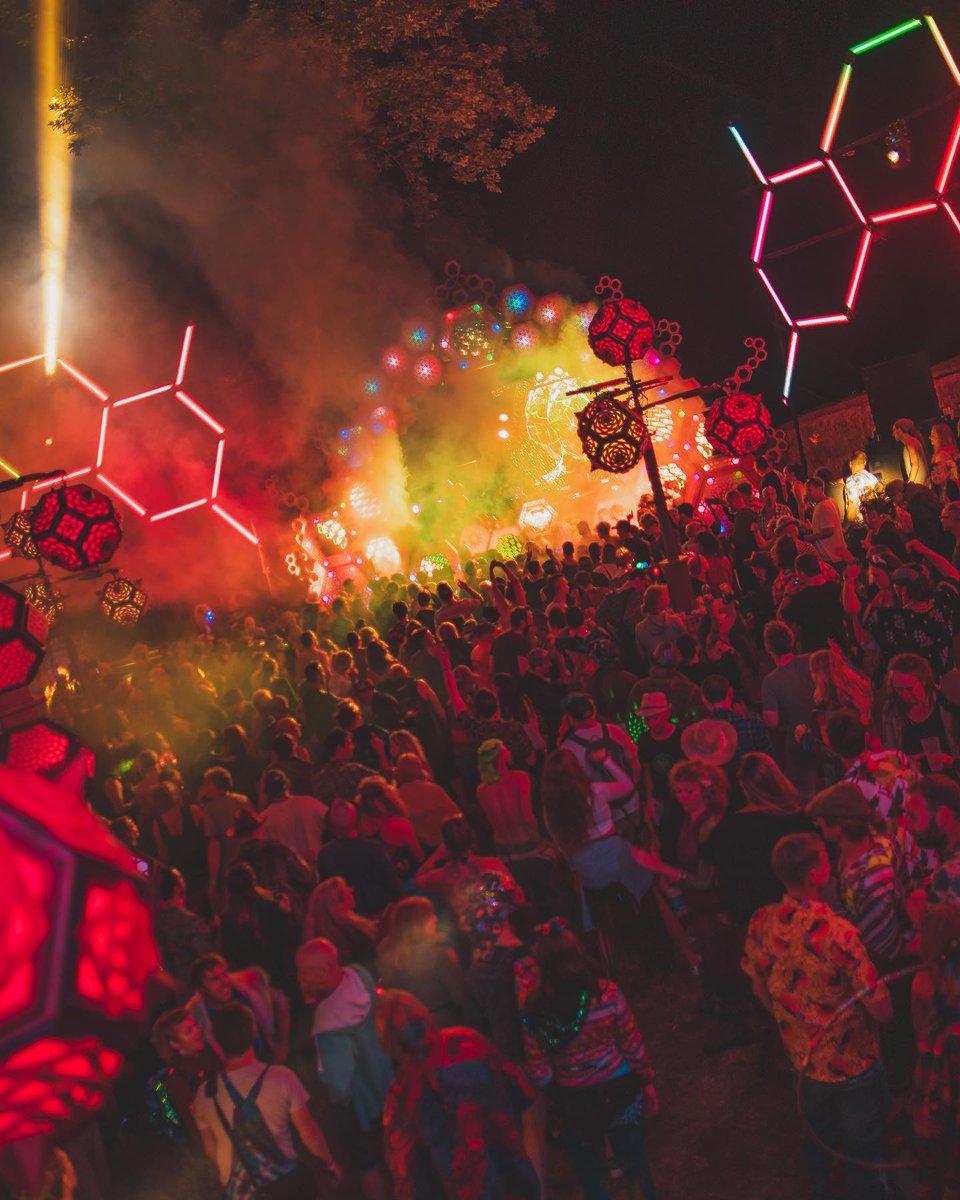 Pollyfonika tweet media