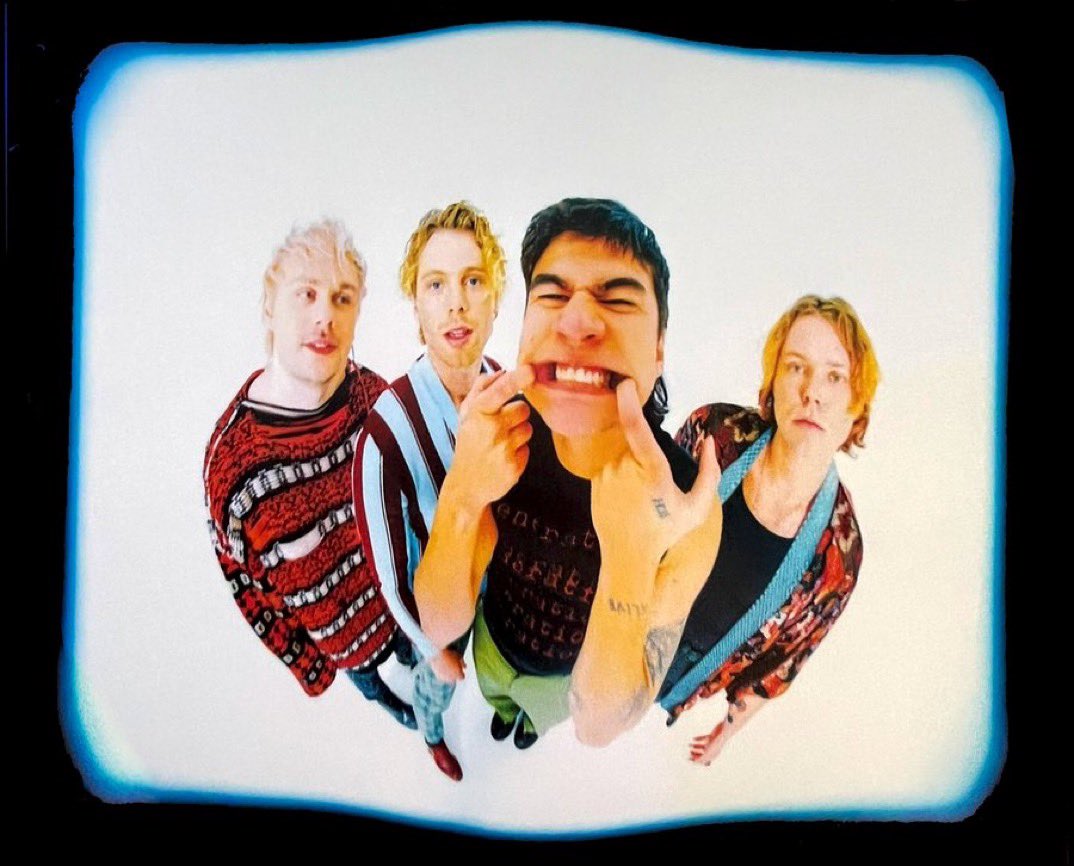 5SOSSDR's tweet photo. Recuerden que contamos con un grupo de fans en WhatsApp sobre 5SOS en República Dominicana!! Si les interesa formar parte escriban al DM 💙 https://t.co/i9cZ4h6jZy