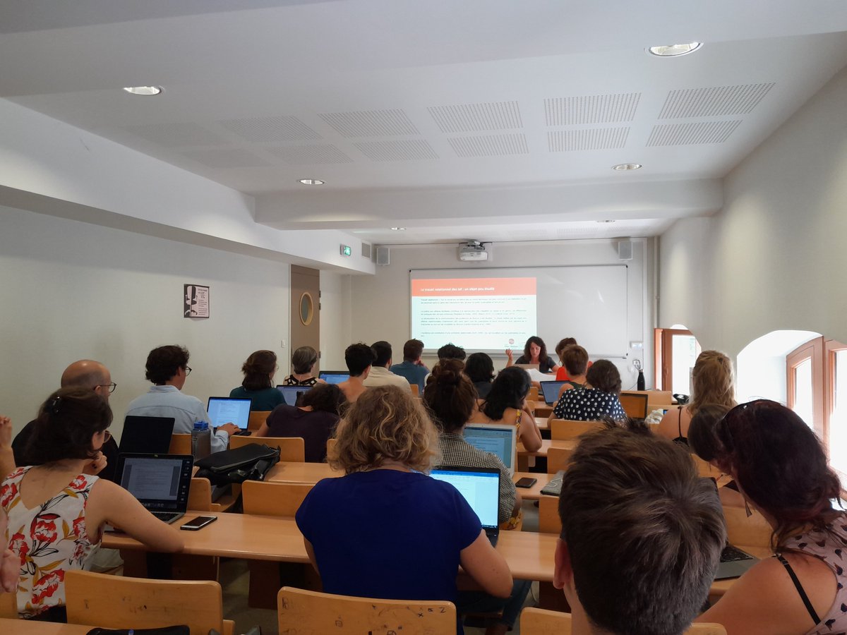 Premier jour du congrès #AFS2023 et une salle bien remplie pour la 2e session organisée par le RT : "La justice au prisme de l’intersectionnalité"