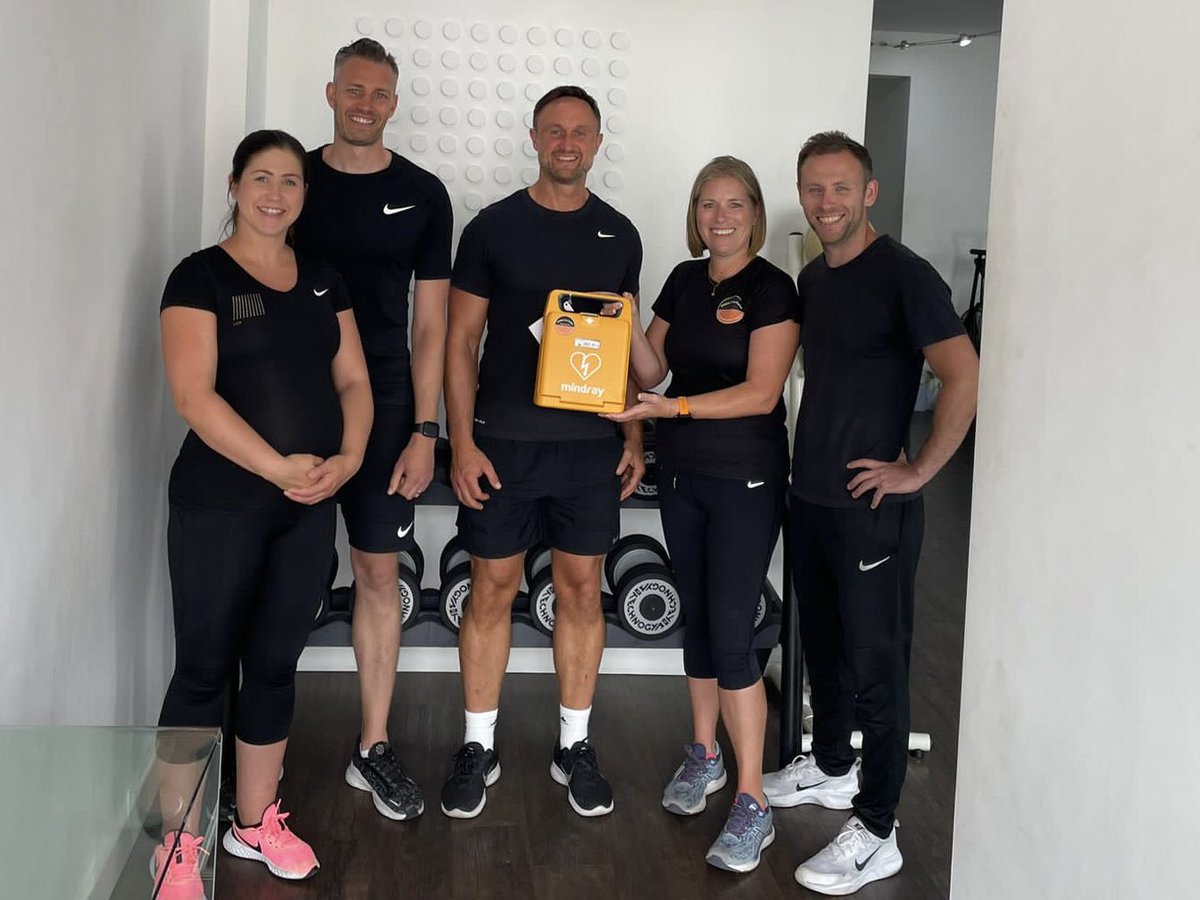 Today we presented more life saving equipment, on this occasion to <a href="/ClubOneHundred/">Club One Hundred</a> in Leigh-on-Sea. The Personal Training and Bootcamp studio has been a fixture for 12 years now in Rectory Grove. 

#supportingsportinourcommunity

<a href="/LondonHearts1/">London Hearts</a>