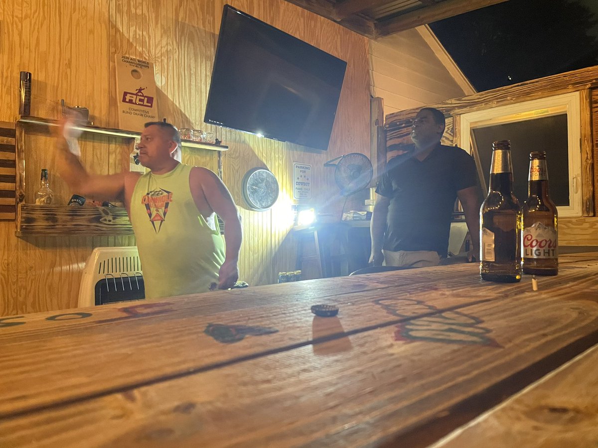 desmonrjackson's tweet photo. Cigar/Darts with Mi Don Familia… https://t.co/MaM8vKokPn