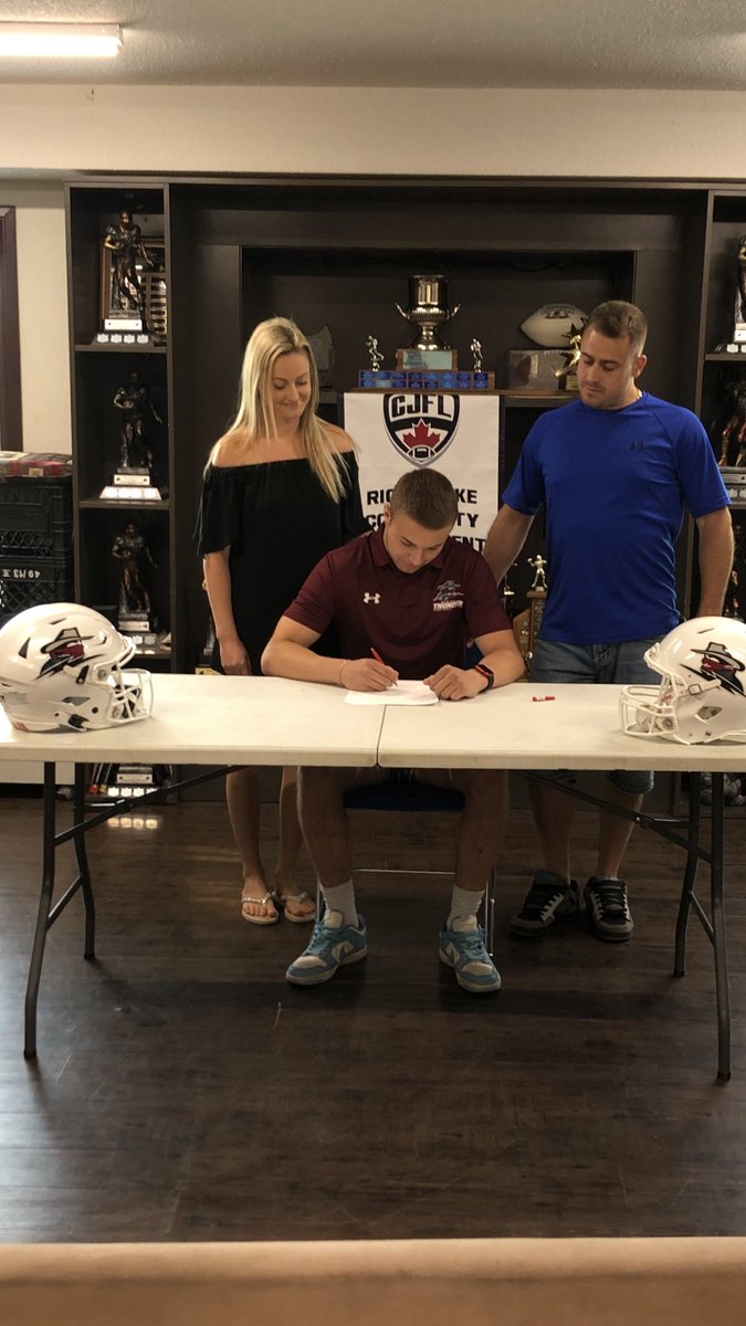 ScotchM's tweet photo. Excited to have @austin17388013 playing for the @reginathunder. This playmaker from @RiffelRoyals can play multiple spots which will allow us to figure out unique ways to get the ball into his hands! This @FootballSask national champion &amp; @SaskSelectsFB player is known for https://t.co/83rMhWZvtM