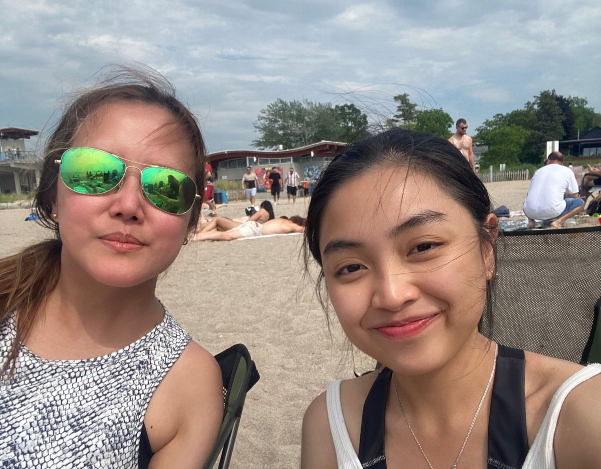 Conestoga_Inter's tweet photo. Happy Tuesday!! It’s summertime, and my friends, Monica &amp; Karen, visited the nearest beach area in Ontario, Great Bend Beach! 🏝️It’s the perfect place to get Sunkissed &amp; Vitamin Sea! 🌞I ended up my day with a strawberry smoothie! 🥤So refreshing! Enjoy the summer, condors! https://t.co/jBTfIbnWAe