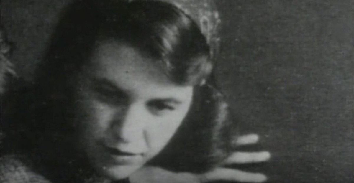 PoetSylviaPlath's tweet photo. I wanted change and excitement and to shoot off in all directions myself, like the colored arrows from a Fourth of July rocket. https://t.co/5PhIqCXbuz