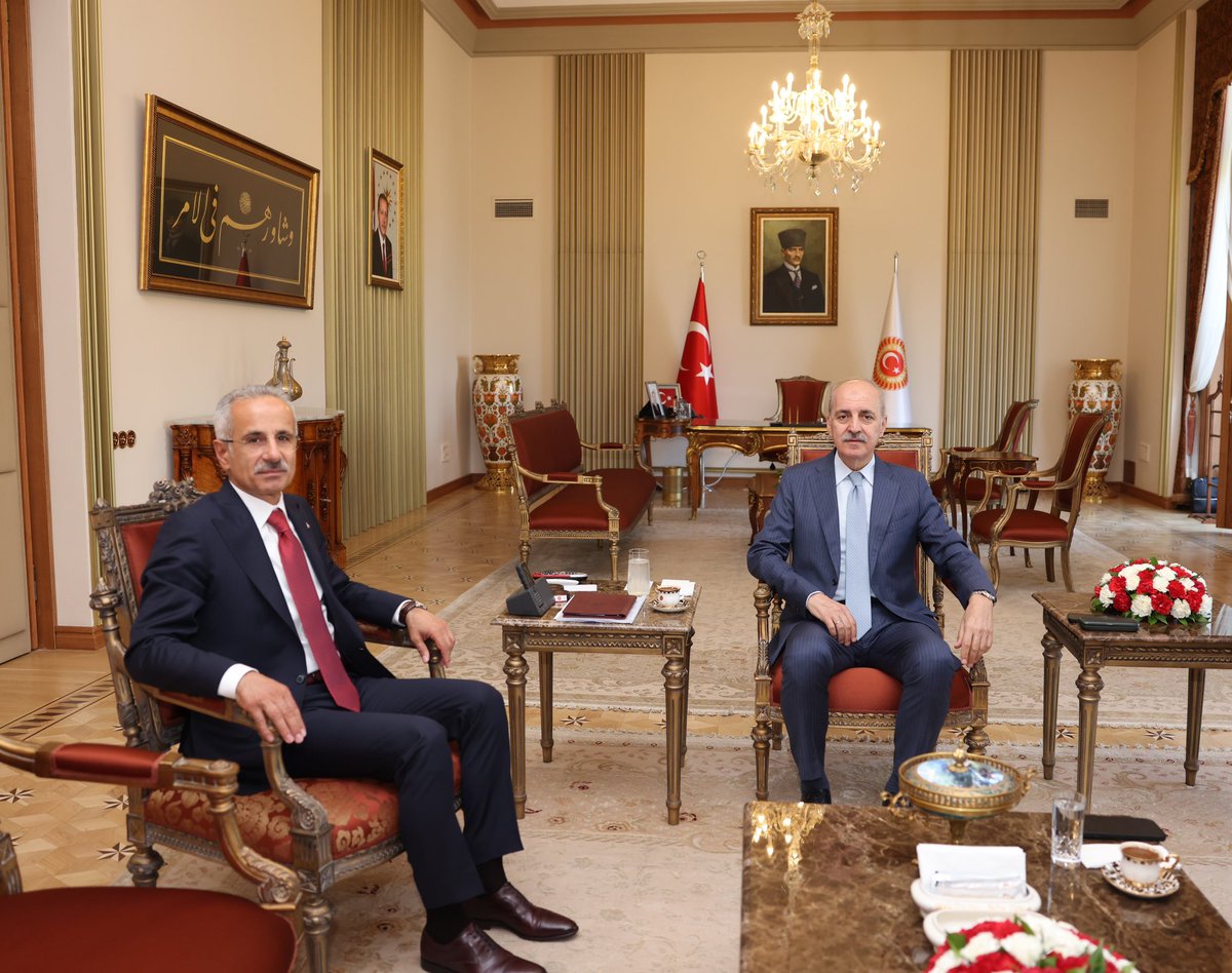 TBMMresmi's tweet photo. Türkiye Büyük Millet Meclisi Başkanı Numan Kurtulmuş, Ulaştırma ve Altyapı Bakanı Abdulkadir Uraloğlu’nu kabul etti. https://t.co/whCoIjyF01