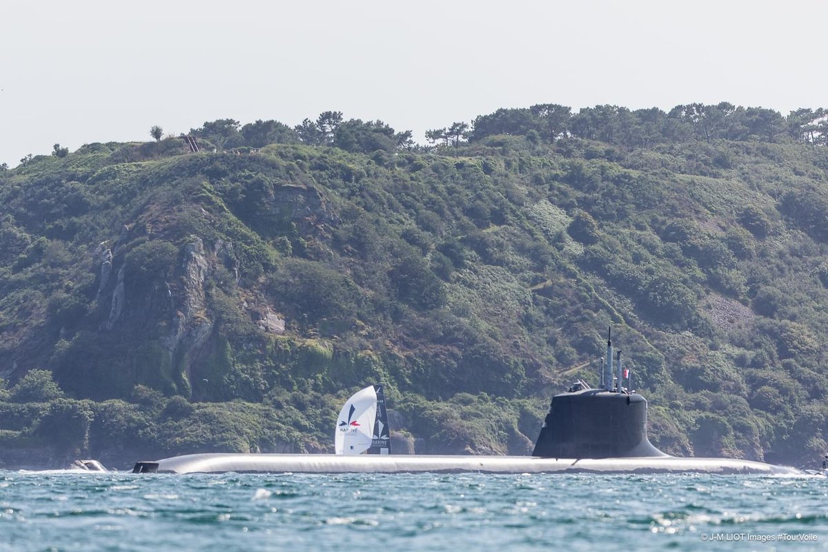 #FOSt - #MarineNationale🇫🇷⚓️
Programme Barracuda - classe #Suffren (2 + 4)

📸  Jean-Marie Liot Images.

Reprise du 🧵 car le 𝘋𝘶𝘨𝘶𝘢𝘺-𝘛𝘳𝘰𝘶𝘪𝘯 (#BAR2) a accosté à la base navale de Brest à l'heure du déjeuner, selon @Technicatome.

👇