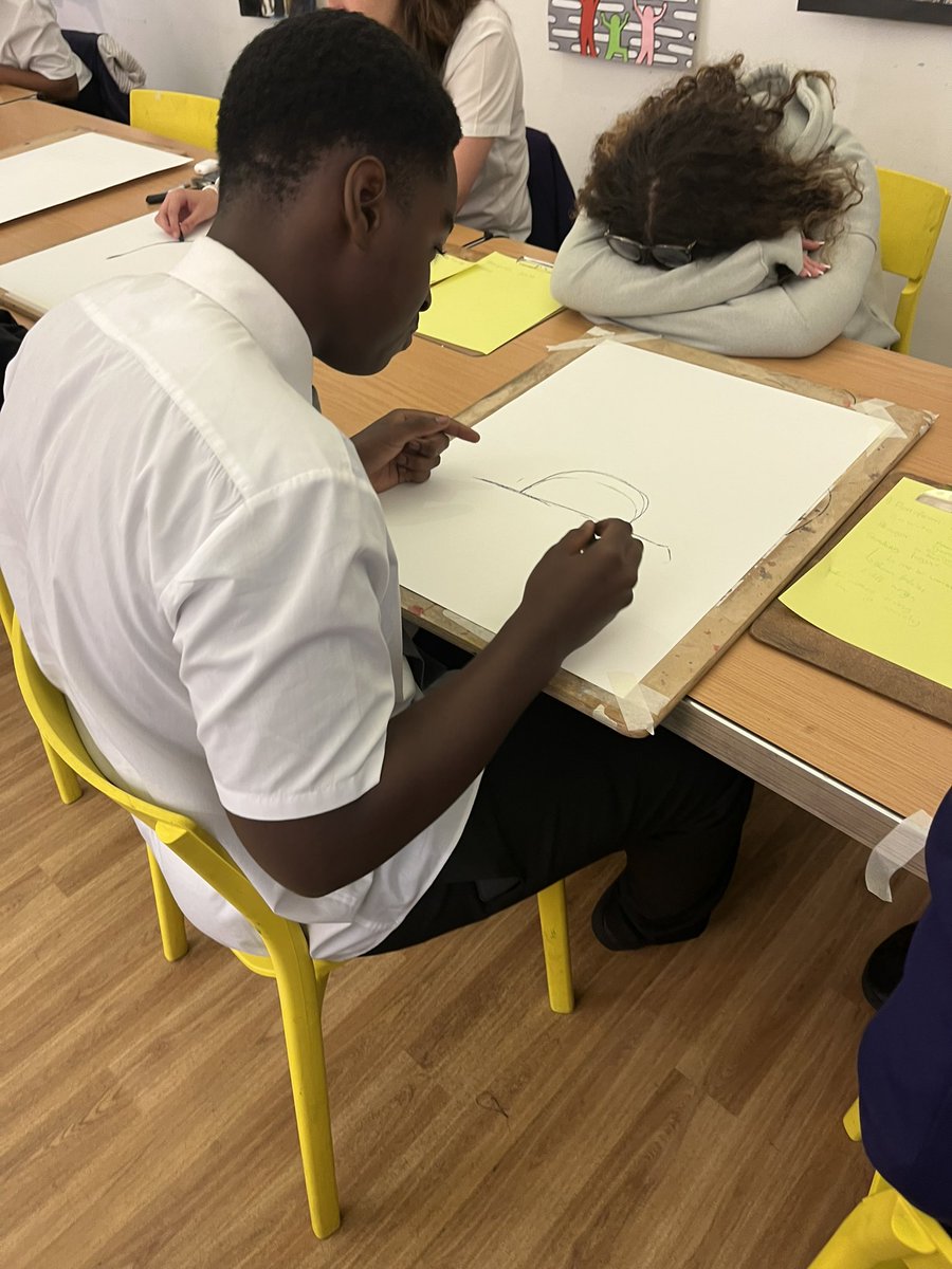 Life drawing well underway ! <a href="/WolvArtGallery/">Wolverhampton Art Gallery</a> <a href="/AldersleyHighSc/">AldersleyHighSchool</a>