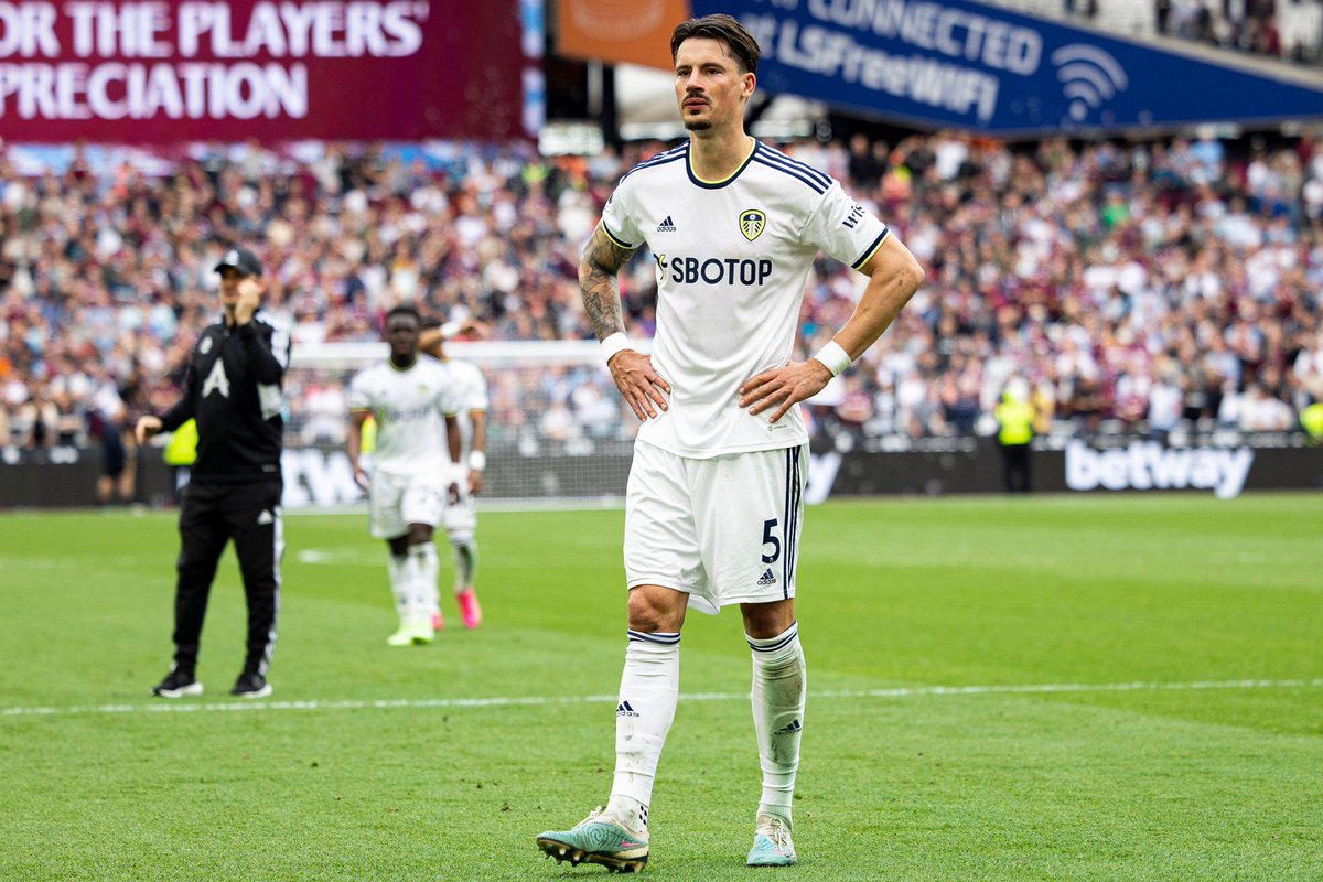 FootyAccums's tweet photo. West Ham hold an interest in three players from Leeds United:

- Jack Harrison
- Robin Koch
- Tyler Adams 

[@ExWHUEmployee] https://t.co/EPHAdmiDfx