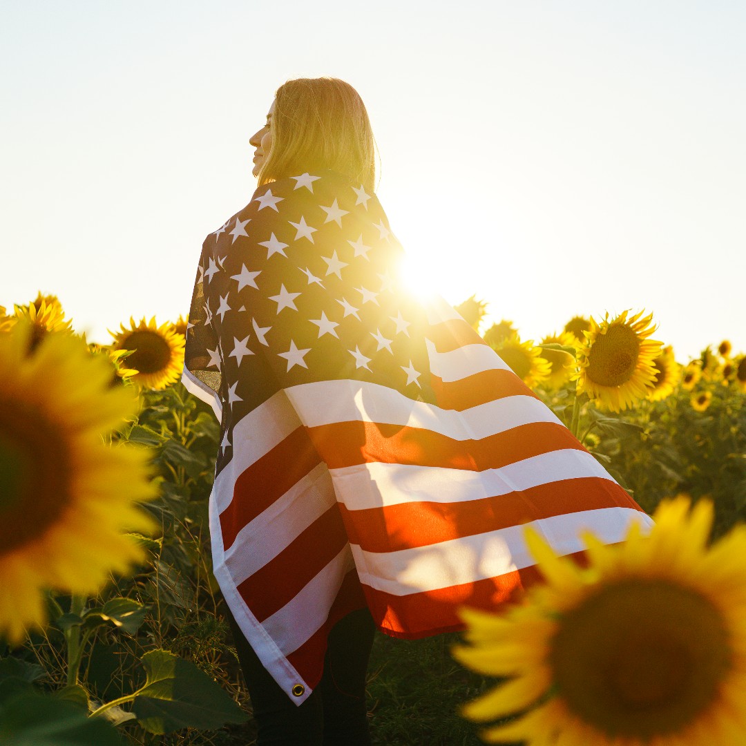 From our pack to yours, we wish you a safe, fun, and happy 4th of July! 🇺🇸 

Remember your fur family may be more sensitive to the celebration, so during the big show make sure they feel safe in whatever environment they are around. ✨🐶

#ChooseEvolve #EvolvePets #4thofJuly