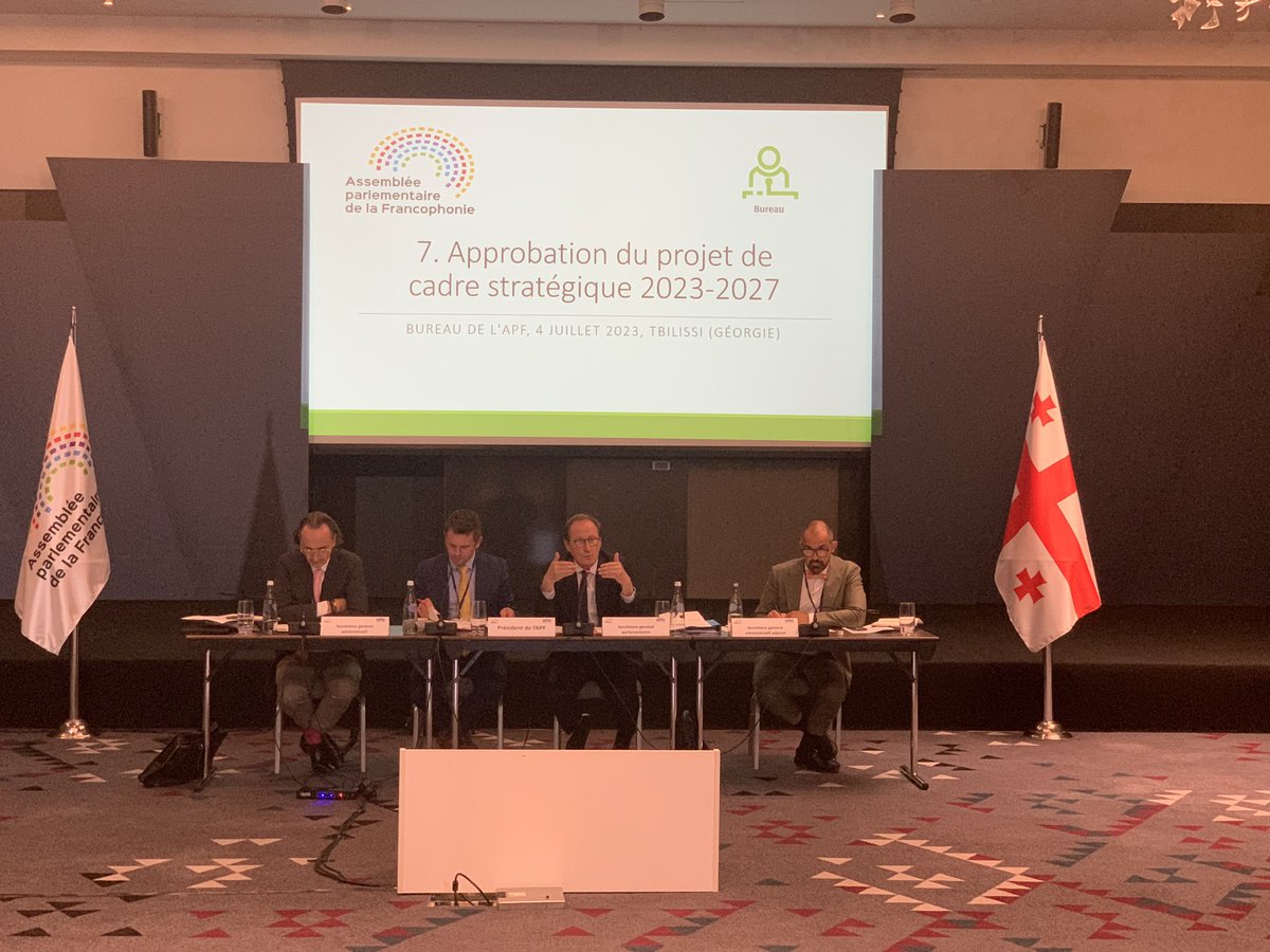 APFfrancophonie's tweet image. Le Secrétaire général parlementaire, @bruno_fuchs, présente le projet de cadre stratégique 2023-2027. Cette proposition est le fruit de plusieurs phases de consultations auprès des sections et des partenaires institutionnels de l’APF. #APF48