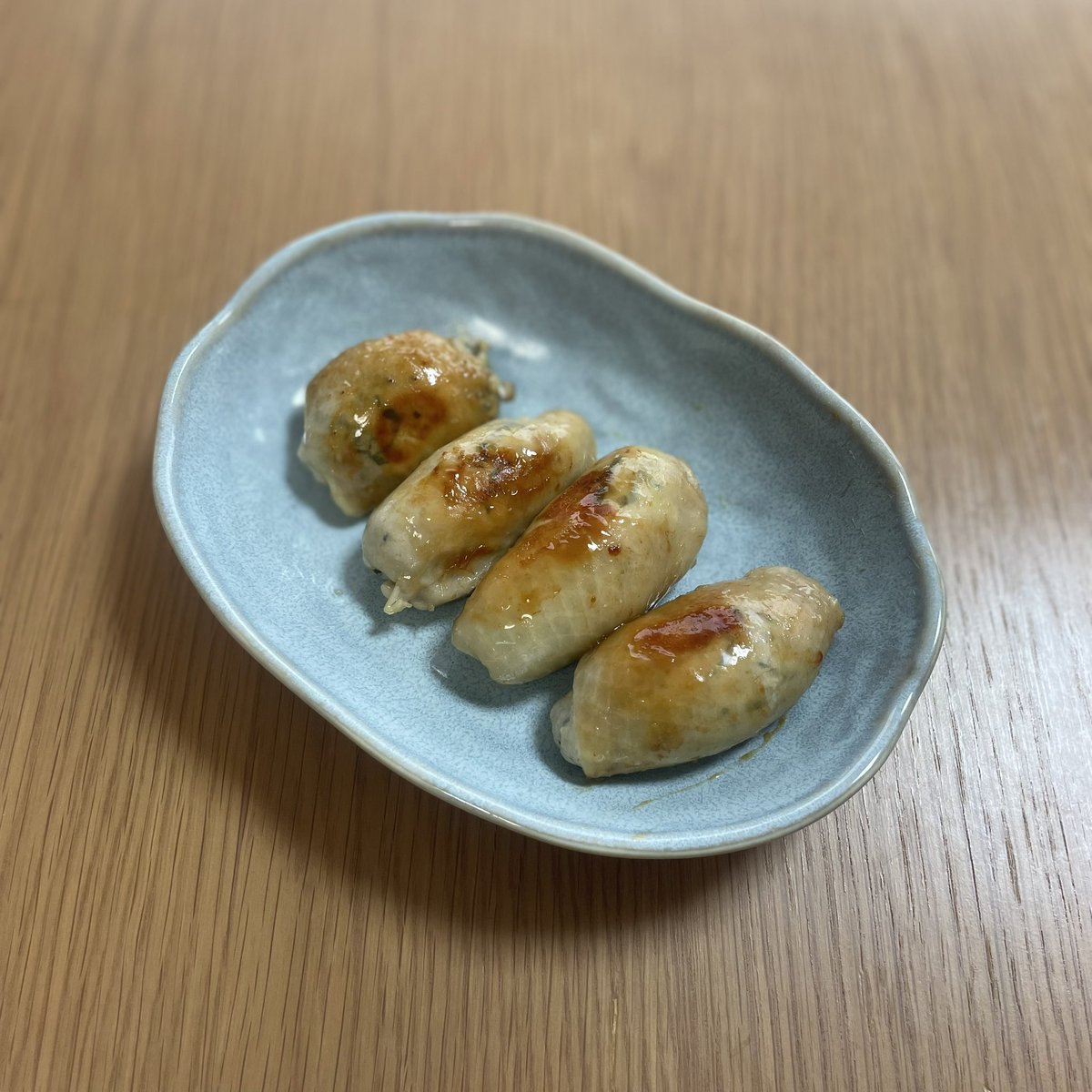 ry0suke1019's tweet photo. こう！

#鶏皮餃子 https://t.co/Ekl5N3Yzcf