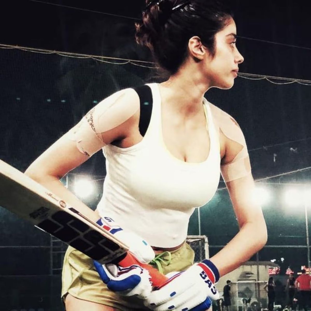 damor1_rohit's tweet image. #MrAndMrsMahi To Release On 15th March, 2024.