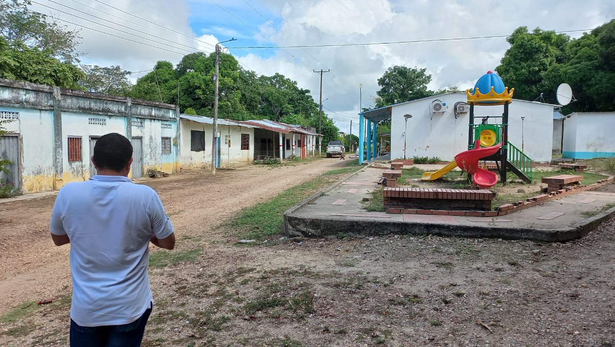 Leda_Rodriguez's tweet photo. Necesidades insatisfechas encuentra en trabajo d diagnóstico de como están las comunidades Afro en Dpto del Cesar LA MATUNA @Asomatuna en visita a territorios corregimiento Último Último Ocaso d Chimichagua extrema pobreza, vereda Pita Limón Mcipio San Martín https://t.co/emgbQuJsbI