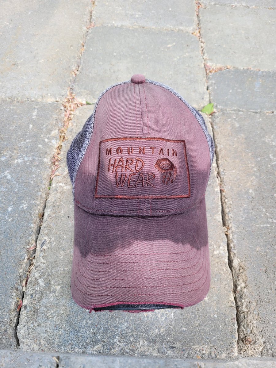 mrkm0306's tweet photo. When you love your @hardwear hat too much to give it up but it looks gross.... use @ritdye to make it look almost as good as new 🤣 Last pic is what it used to look like... many blood, sweat and tears ago.... https://t.co/6DXe4o5dGo