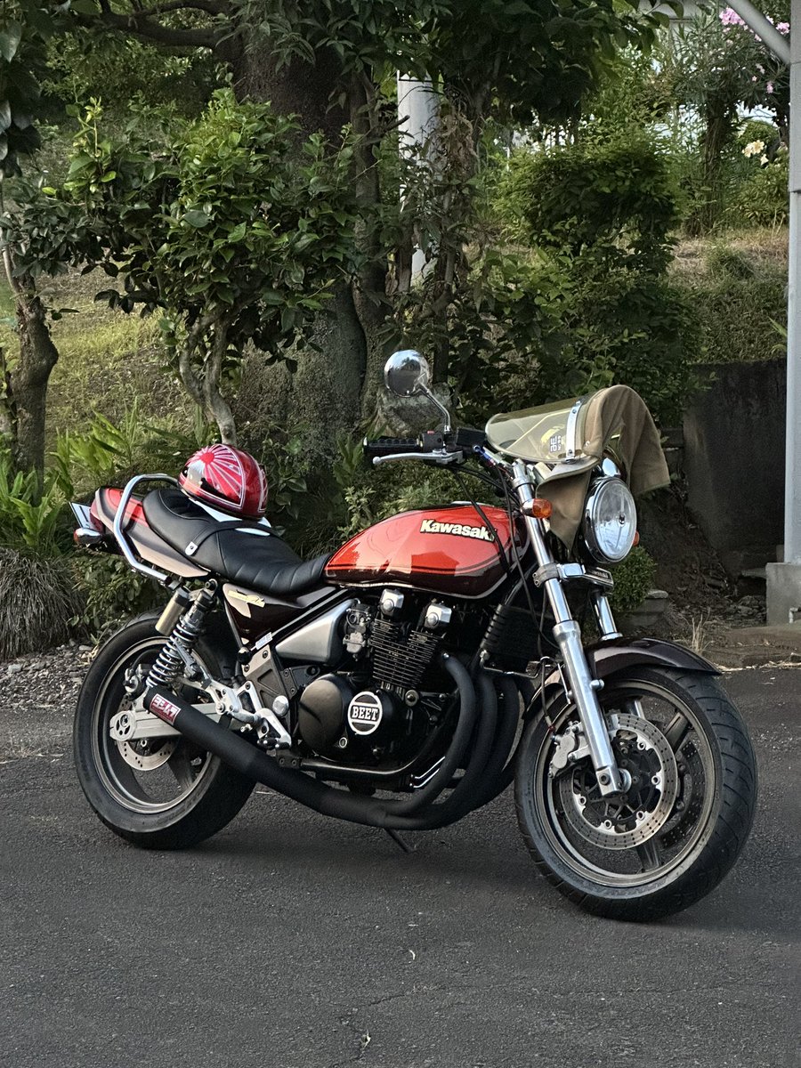 rui_1802_'s tweet photo. ゼファーχは最高の愛車です！笑
#ゼファー #ゼファーχ #ゼファー乗りと繋がりたい #ゼファーχ乗りと繋がりたい #ゼファー好きな人と繋がりたい #ゼファーχ好きな人と繋がりたい #旭風防 #日章コルク #ミッキーマウス #ディズニー #火の玉カラー #タックロールシート #ヨシムラマフラー #BEET https://t.co/6FYBZvTHba