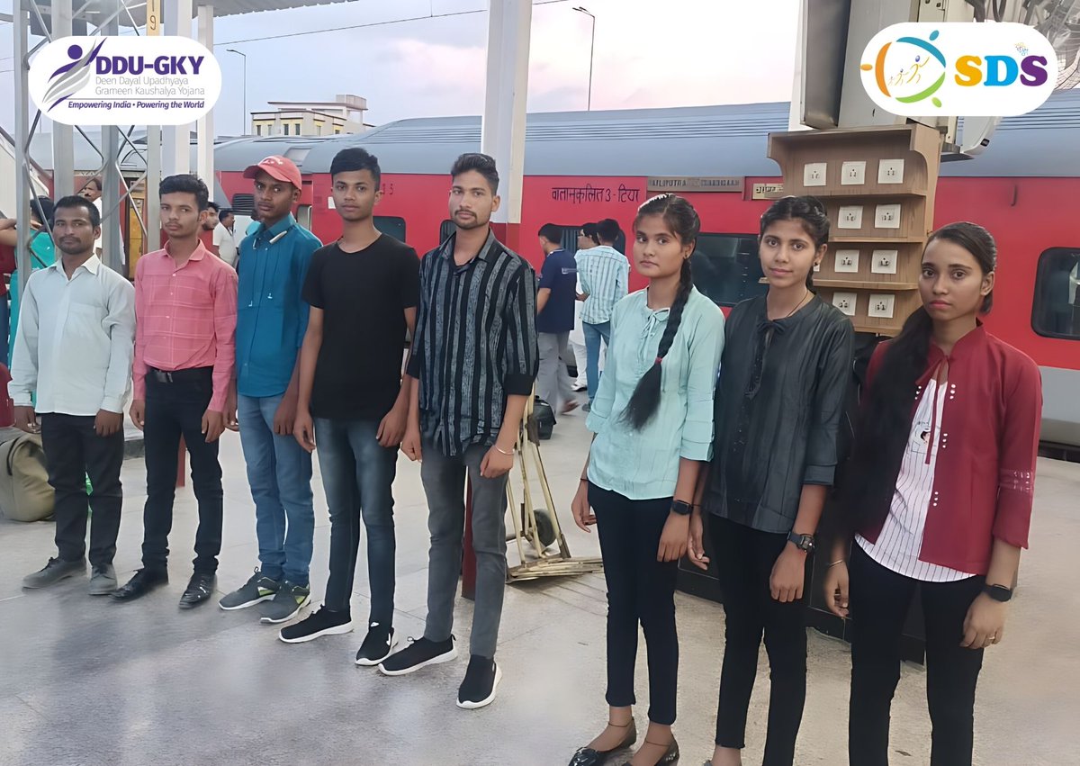 SocietySamvedna's tweet image. ๐ Exciting news! Batch 14 candidates (Retail Sales Associate) from the Patna Training Center are headed to Neemrana, Rajasthan for their OJT cum Placement program! ๐
#OJT #PlacementProgram #SkillsTraining #EmpoweringYouth #Neemrana #Rajasthan #CareerDevelopment
#patna # Bihar