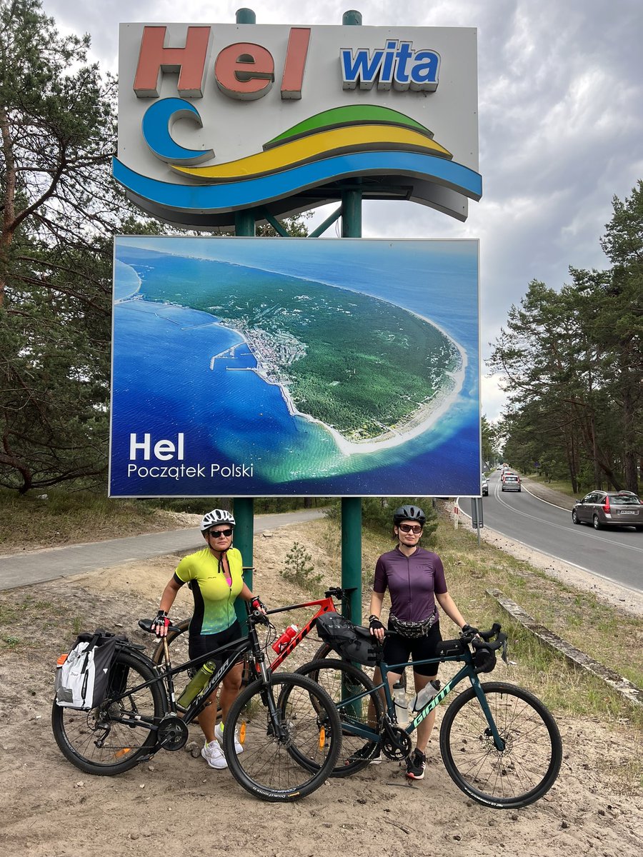 Pirms kāda laika Polijā bija cepiens, ka nav pieņemams 666 nr autobuss, kas ved uz Hel. Konservatīvie poļi nomainīja nr uz 669 😂❤️