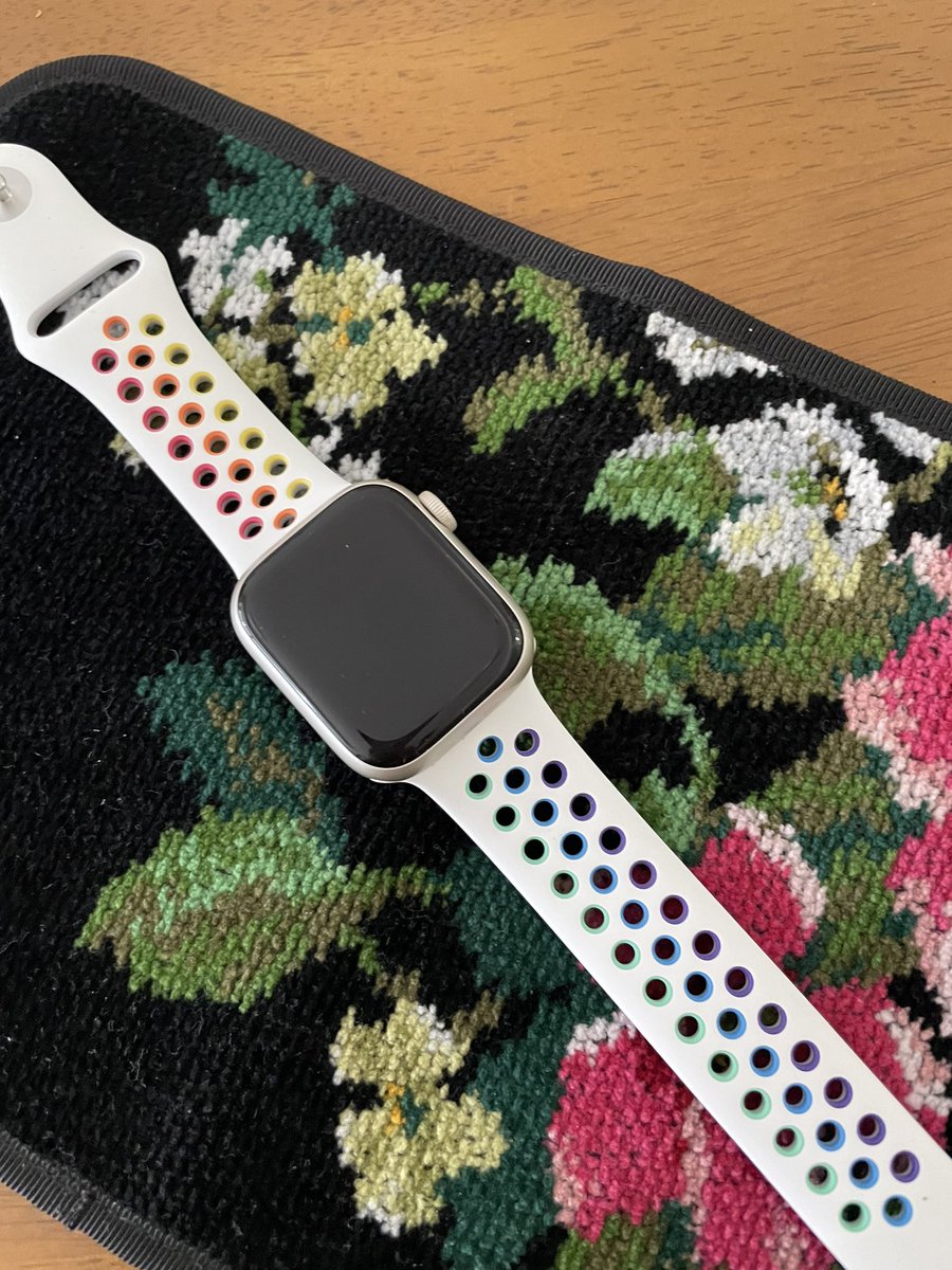 Ciaominako's tweet photo. バンドも夏バージョンに衣替え♪
#AppleWatch  #summerversion https://t.co/FixiUNWBeu