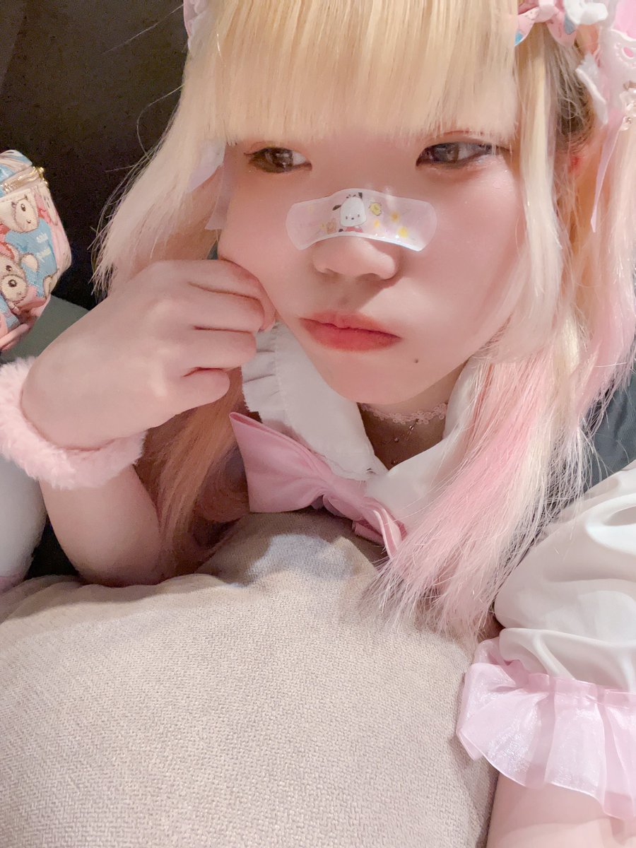 001_Nyako's tweet photo. Zzz https://t.co/Bvb89dujsa