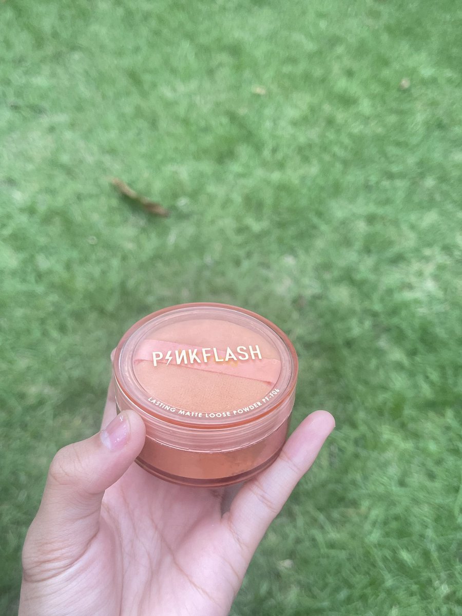 intharasem's tweet photo. แป้งฝุ่นผสมรองพื้น 50บาท ใช้ไป50% https://t.co/t4TTfOP04x