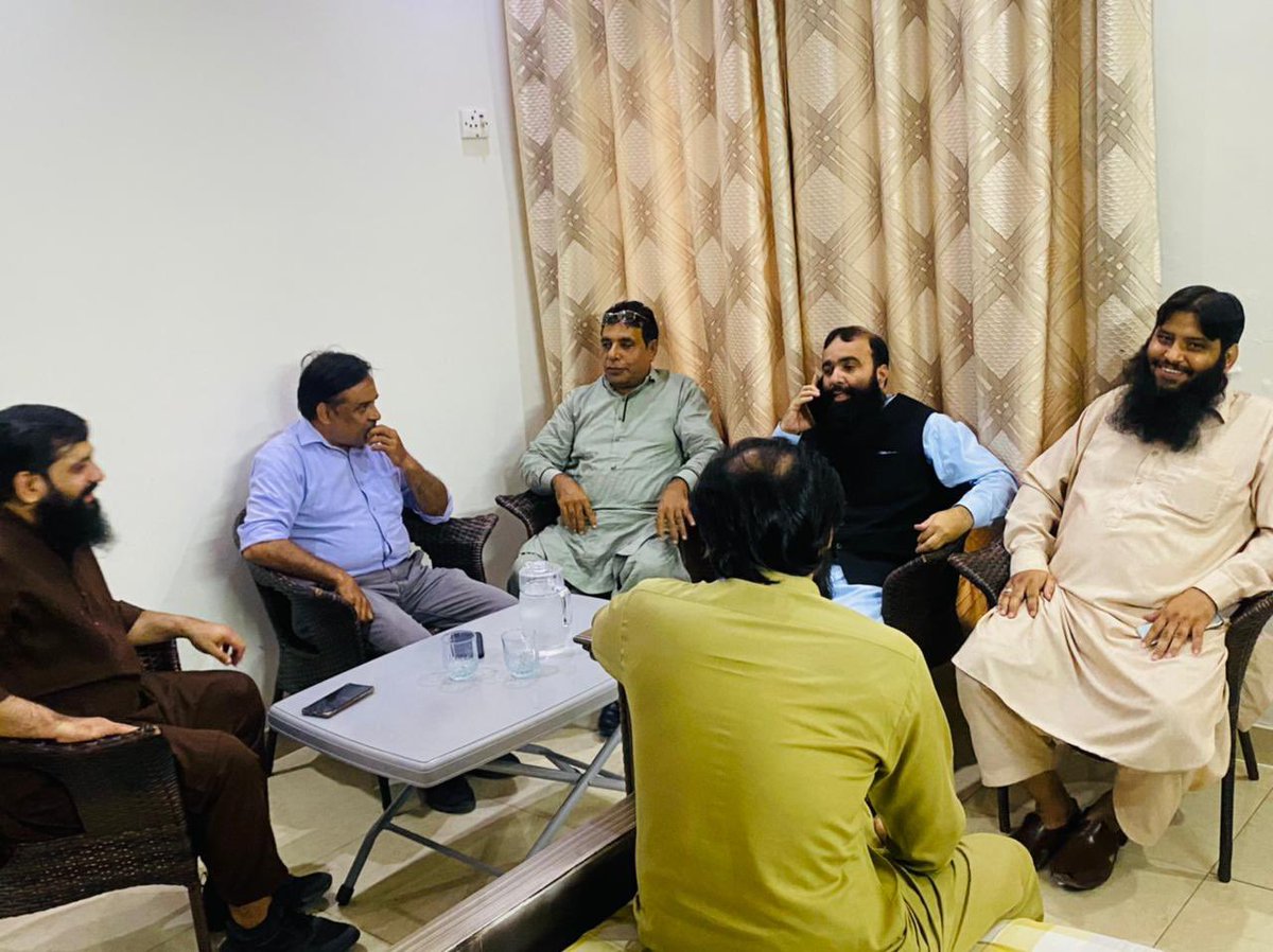 Khalid_Naik_'s tweet image. امیدوار برائے قومی اسمبلی این اے 127 خالد نیک گجر کے ہمراہ حافظ عاصم چوھدری - عبداللہ گجر - حافظ عبدالوھاب گجر نے حلقہ کی عوام کے مسائل سنے اور سیاسی معاملات پر گفتگو کی.
.
#NA127Candidate #ElectionIssues #PoliticalTalks #ListeningToPeople #PoliticalDiscussions #PublicConcerns