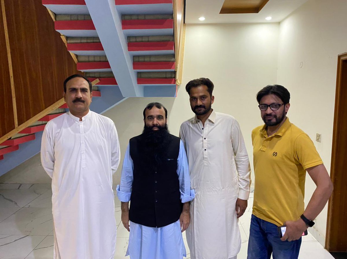 Khalid_Naik_'s tweet image. امیدوار برائے قومی اسمبلی این اے 127 خالد نیک گجر کے ہمراہ حافظ عاصم چوھدری - عبداللہ گجر - حافظ عبدالوھاب گجر نے حلقہ کی عوام کے مسائل سنے اور سیاسی معاملات پر گفتگو کی.
.
#NA127Candidate #ElectionIssues #PoliticalTalks #ListeningToPeople #PoliticalDiscussions #PublicConcerns