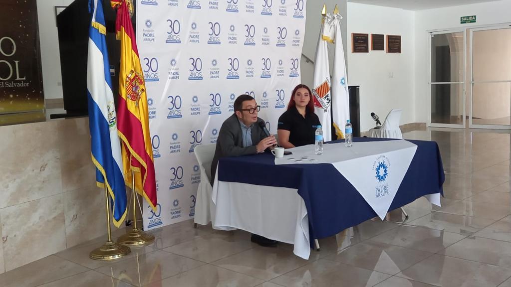 ColPadreArrupe's tweet photo. En El Salvador lanzamos la campaña DONA Y #TransformaUnaVida el viernes, convocando a los medios de comunicación. #Gracias a todos los que nos disteis visibilidad. @diario1_sv @DeSocial_ES @TelenoticiasGMV @elsalvador @MiltonRodrguez2 https://t.co/7NcAcIXX86