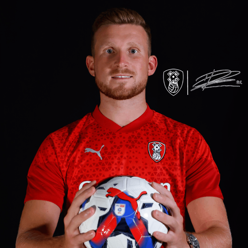 RotherhamUnited's tweet photo. ✍️ | Welcome Dillon!

The goalkeeping department is looking strong ahead of another Sky Bet Championship campaign. 🧤 💪 

#rufc | #ForeverTogetherForeverProud