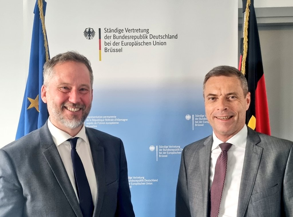 huettemann's tweet photo. Schade @germanyintheeu, die Übersicht 🇩🇪 #lobbyEU auf der Stäv-Website war etliche Jahre nützlich, weil "nur" Kontakte der 🇩🇪 🇪🇺 Botschafter:innen natürlich nicht das ganze Lobbybild bieten. Immerhin erster guter Schritt, dank @eu2020de! #transparencyEU
https://t.co/7vUAFB1sZm https://t.co/lhRu5g60nX