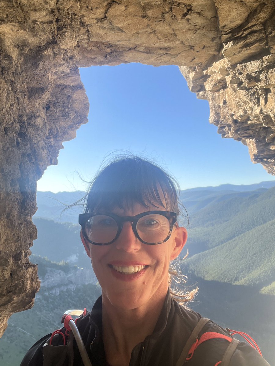 Katie J🔮 tweet media